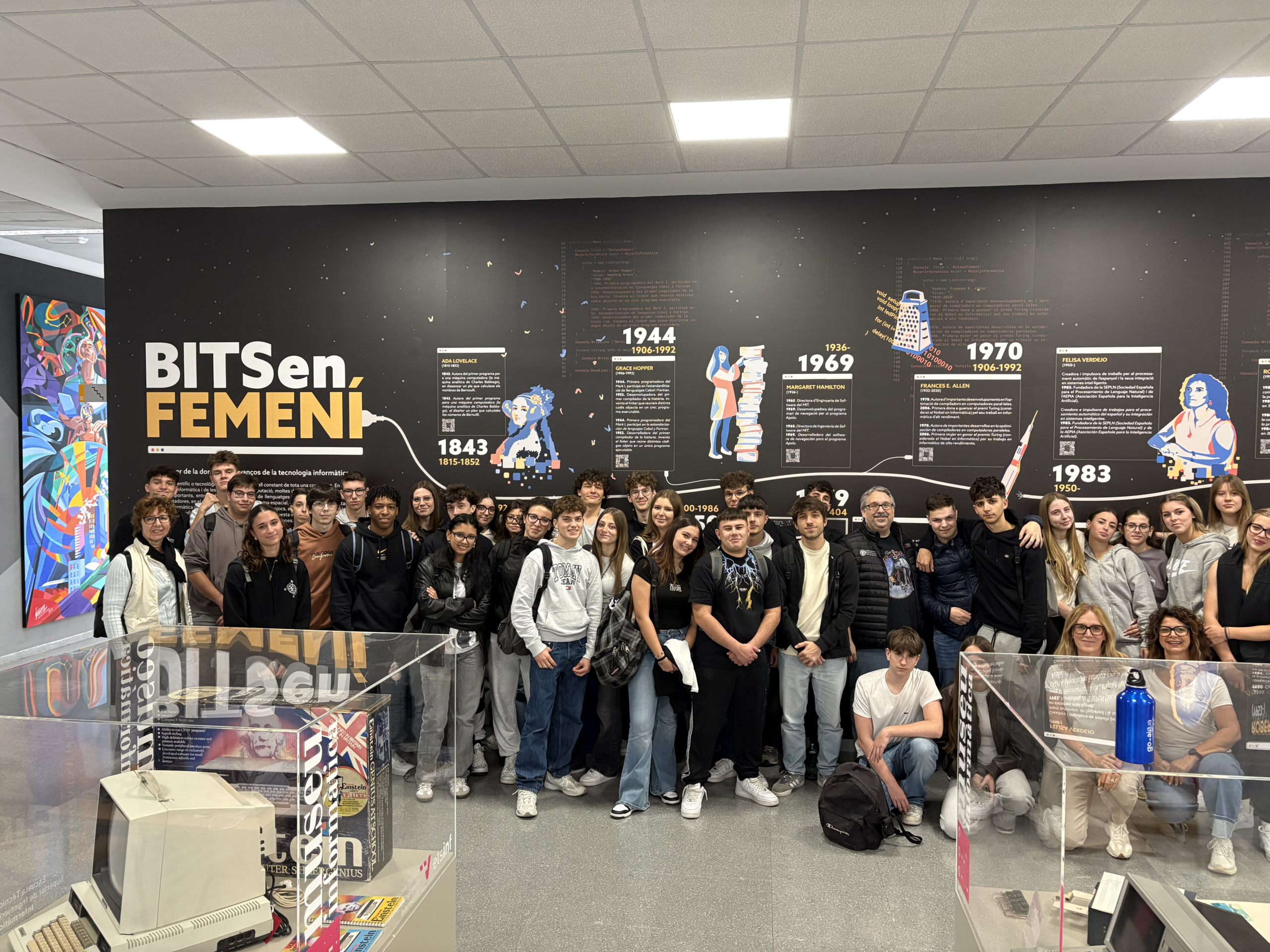 Visitantes del Museo de Informática.